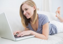 Zakaj so spletni zmenki in zasebni stiki dobra odločitev za samske mame?