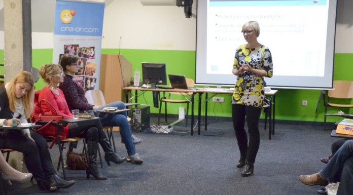 FOTO in VIDEO ~ Jasna Knez: Kako nastopiti, ko želiš osvojiti simpatijo?