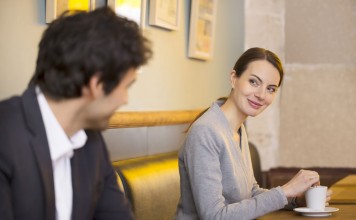 Kako naj pritegnem njegovo pozornost? Kako naj pritegnem