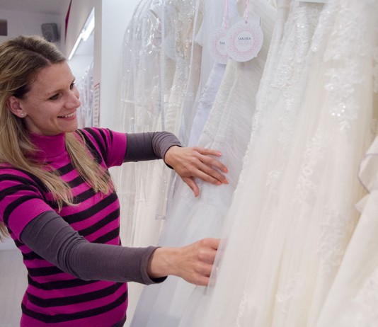 FOTO ~ Sanjska ona-on.com poroka: Monika je svojo obleko izbrala v Sanjski obleki