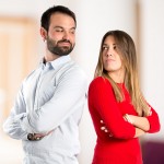 se-nasprotja-privlacijo-ona-on-zasebni-stiki-zmenki1
