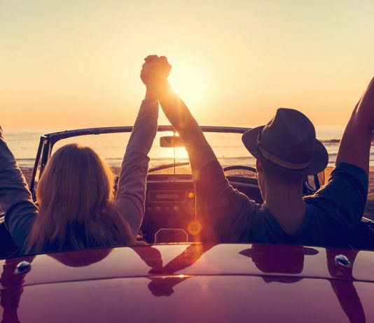 Ljubezenske zgodbe ona-on.com parov: Prva kava in prvi poljub