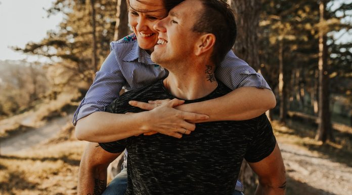 Še iščeš ljubezen? Preveri TO! Iskanje partnerja preko spleta pripeljalo do Sanjske poroke 8 <3