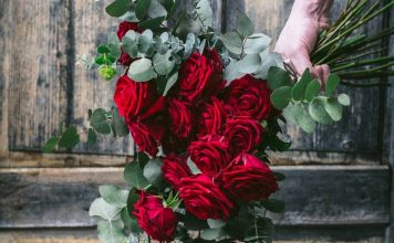 Praznik zaljubljencev poln adrenalina in svežih rož