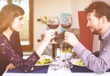 Kako se vesti na zmenku v živo?