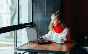 Zakaj omejiti globino komunikacije online?