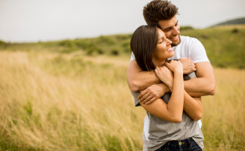 Moja zgodba: Po drugem objemu je bilo jasno