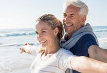 Spletni zmenki za 50+: Kako do ljubezni v digitalni dobi?