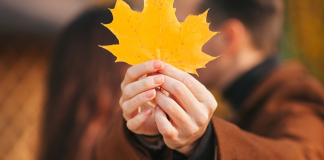 Izkoristi sezono “zaklepanja”: Iskanje ljubezni v najhladnejšem času leta