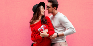 Še iščeš resno zvezo? 6 dobrih razlogov, da preizkusiš ona-on.com