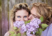 Ko oči spregovorijo: energija pogleda in privlačnost