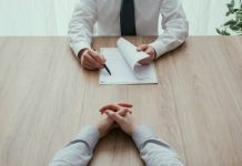Ko zmenek postane intervju: Kako preprečiti, da ne bi izpadli kot delodajalec?