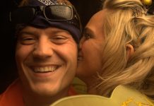 Smej se, pa bo lažje: zakaj humor povezuje samske