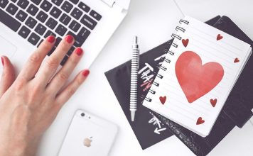 Ko se splet sreča z resničnostjo: zakaj je občutek v živo drugačen